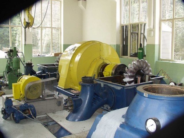 Revisionsarbeiten Weerbach Maschine